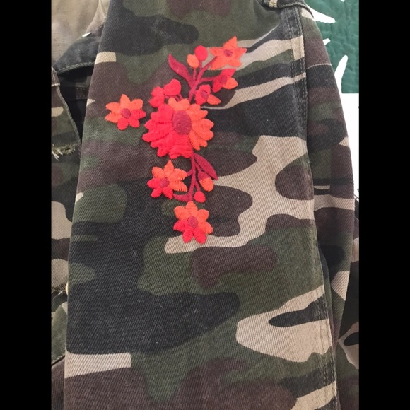 NWOT - Pilcro Embroidered Camo Jacket, XL - Picture 13 of 15